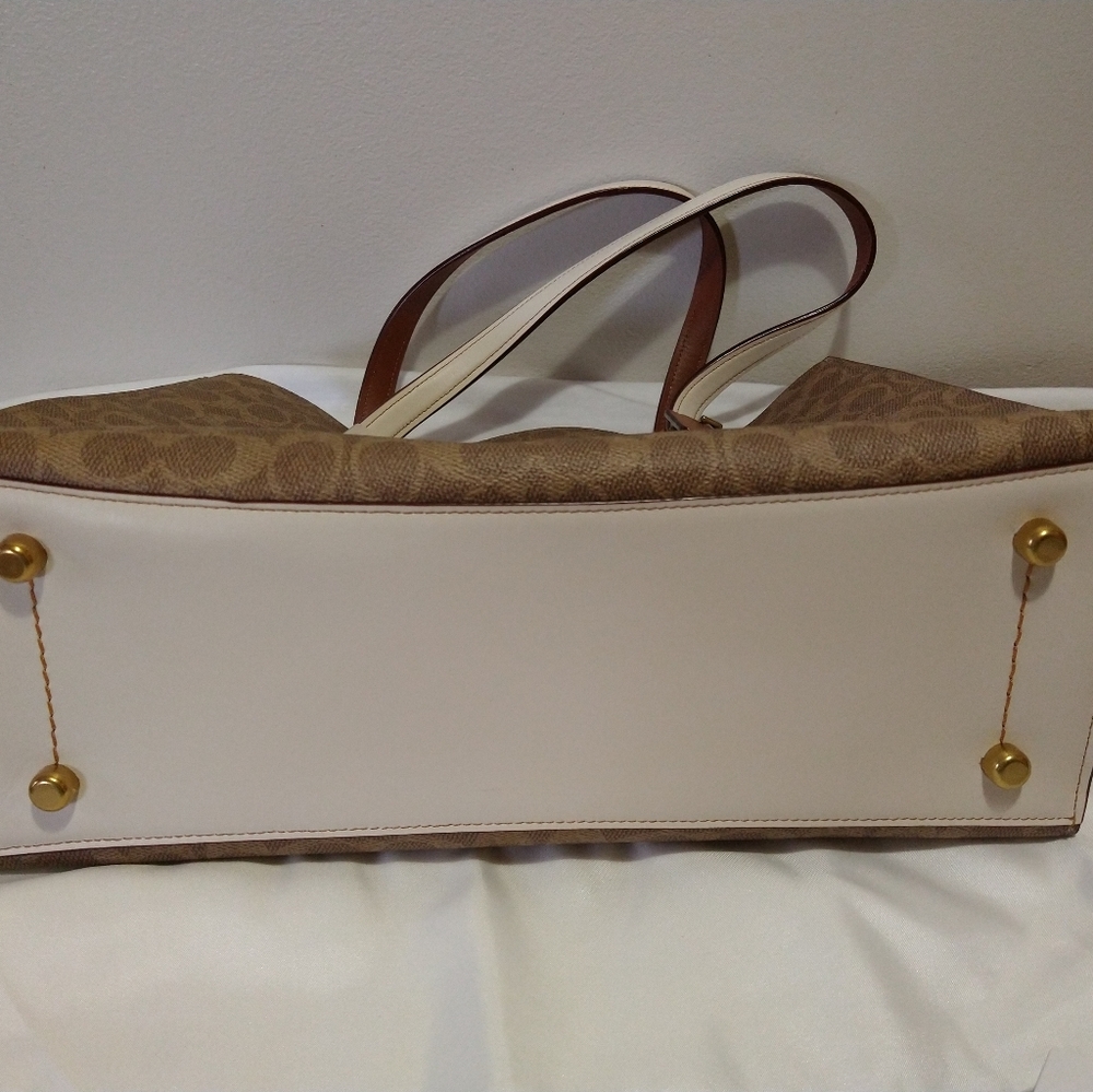 Sold**Charlie Carry All Signature "C" Tote Bag - Picture 14 of 16